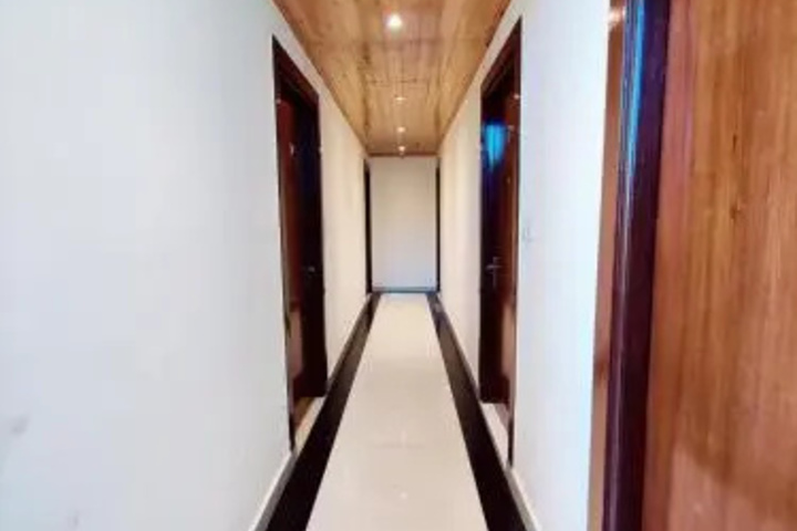 Room 16 of 27