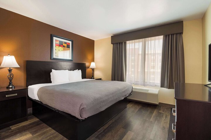 Standard King Bed Accessible (1 of 22)