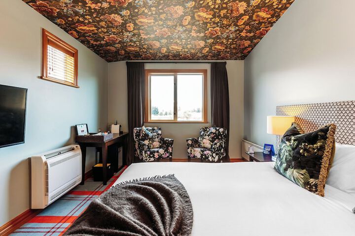 Room 16 of 55