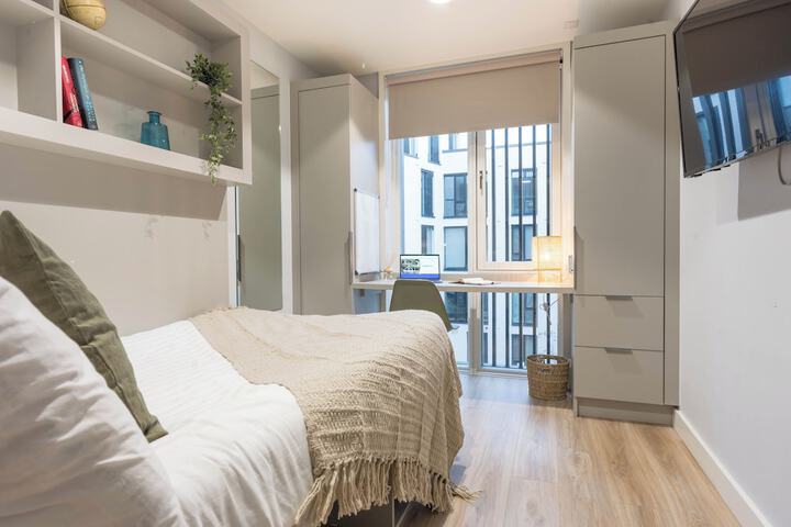 Room 2 of 15