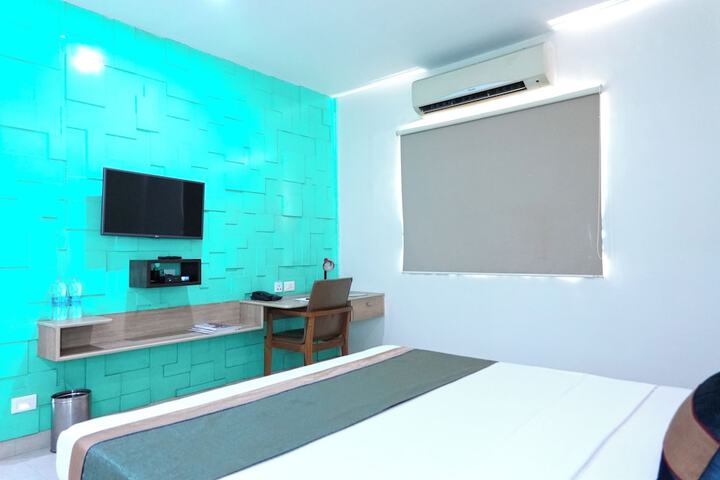 Room 7 of 32