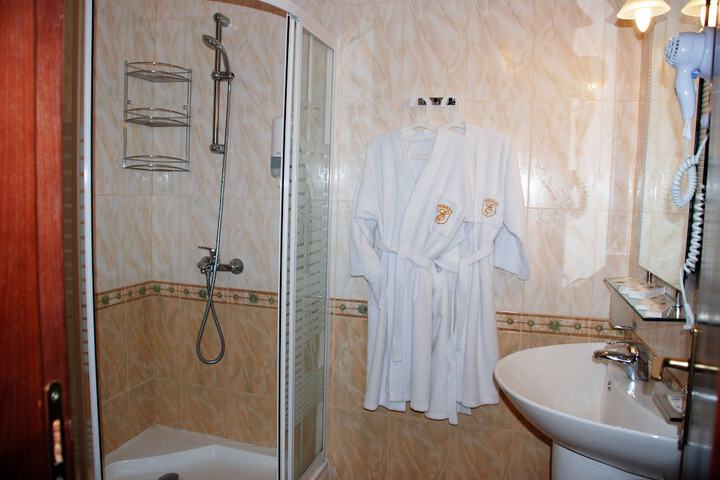 Room 17 of 48
