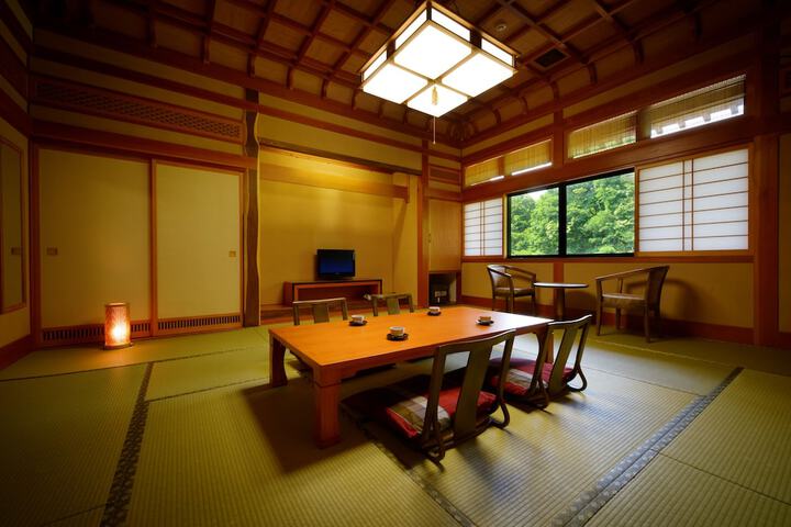 Room 14 of 77