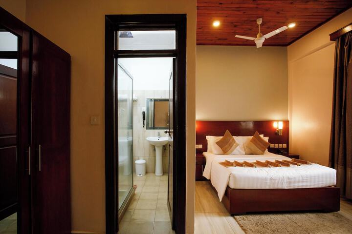 Room 17 of 39