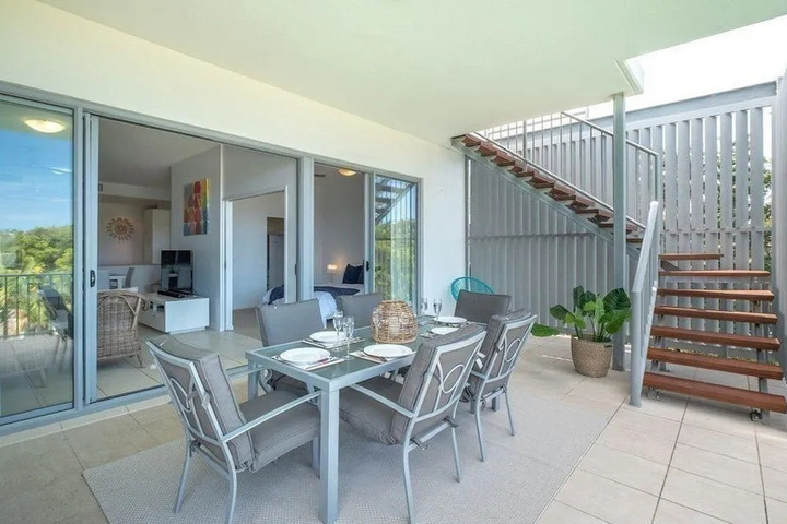 Terrace/Patio 6 of 17