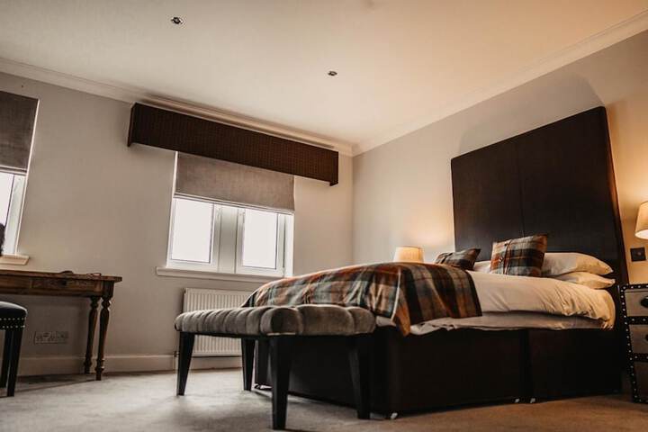 Room 5 of 52