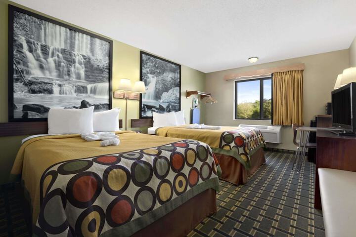 2 Double Beds (5 of 6)