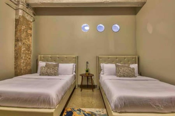Room 21 of 38