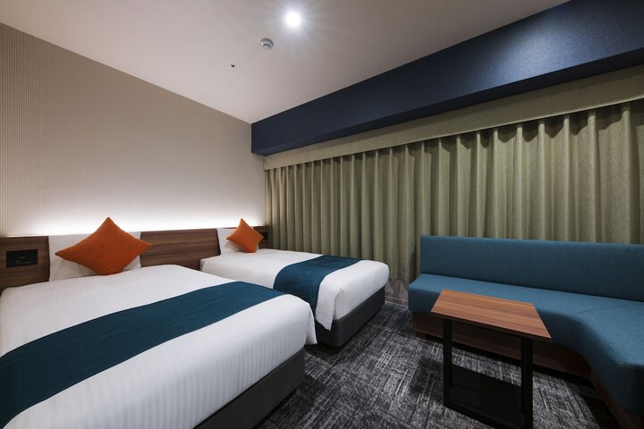 Room 8 of 30