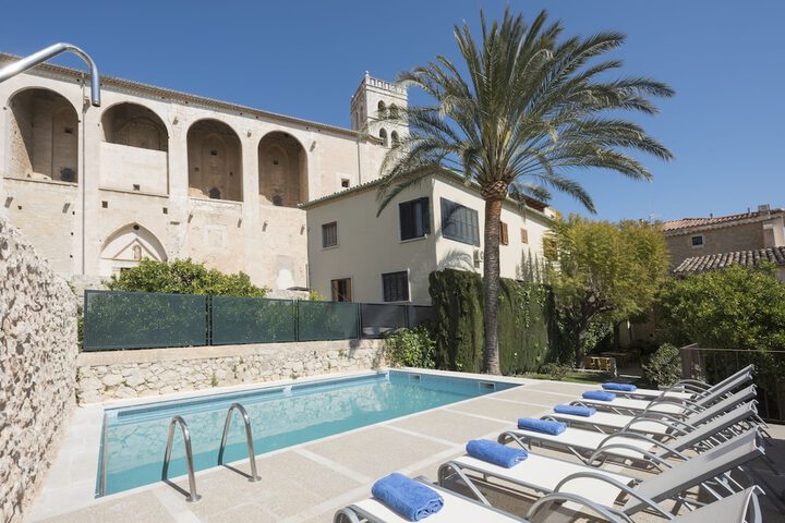 Pools & Facilities