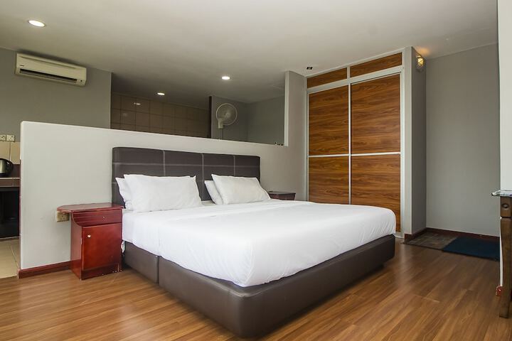 Room 6 of 22