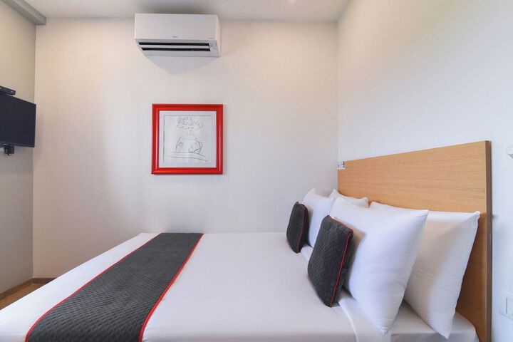 Room 35 of 46