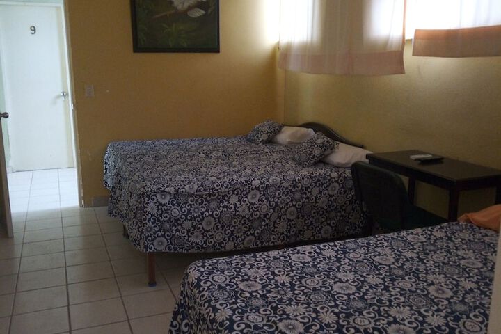 Room 4 of 10