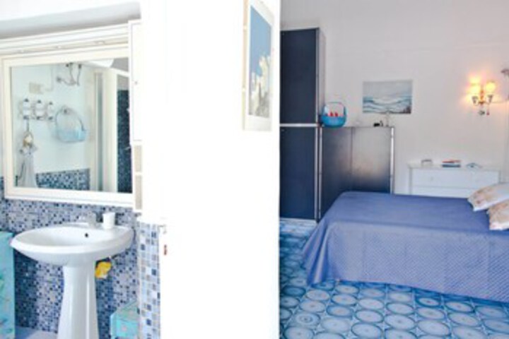 Room 3 of 18