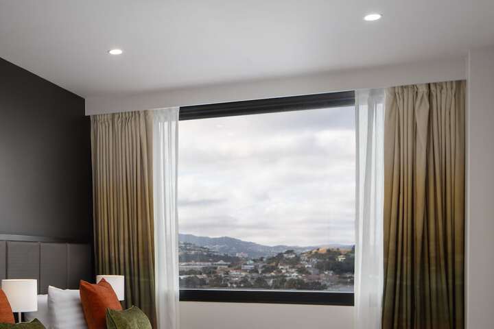 Room 32 of 76