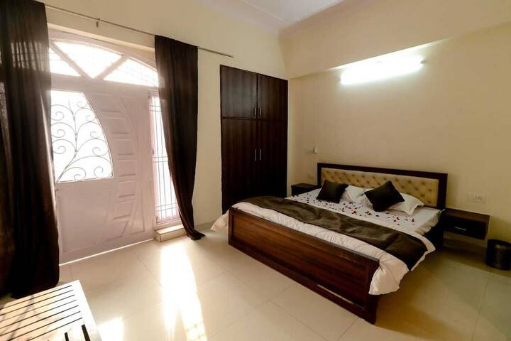 Room 12 of 23