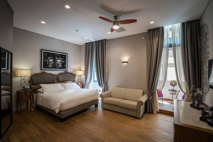 Room 28 of 70