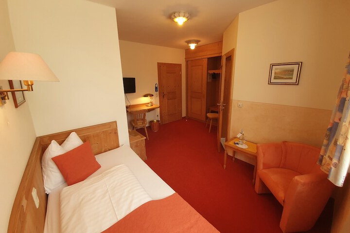 Room 18 of 67