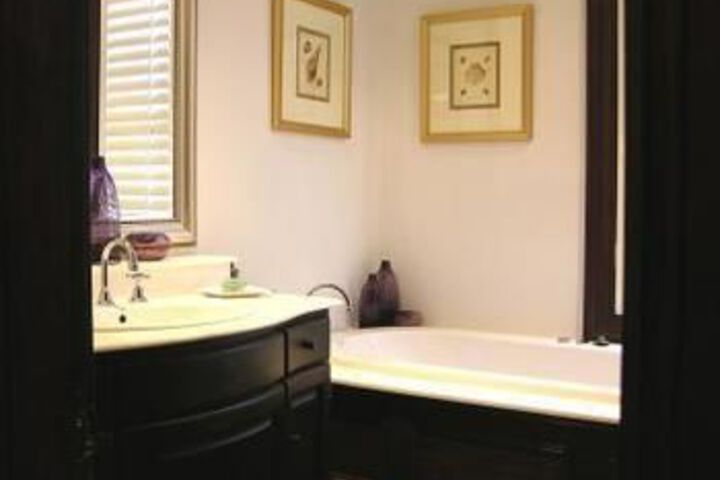 Room 8 of 10