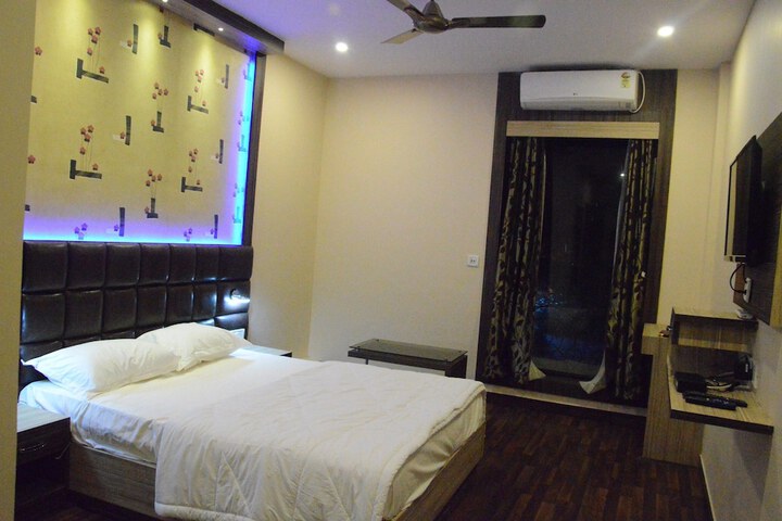 Room 9 of 39
