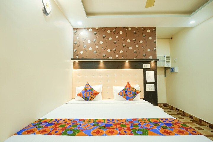 Room 12 of 26