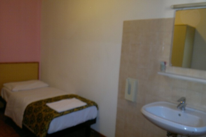 Room 8 of 34