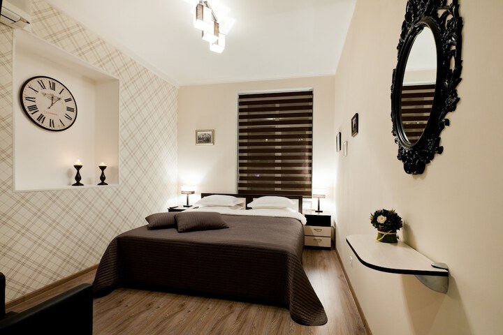 Room 16 of 19