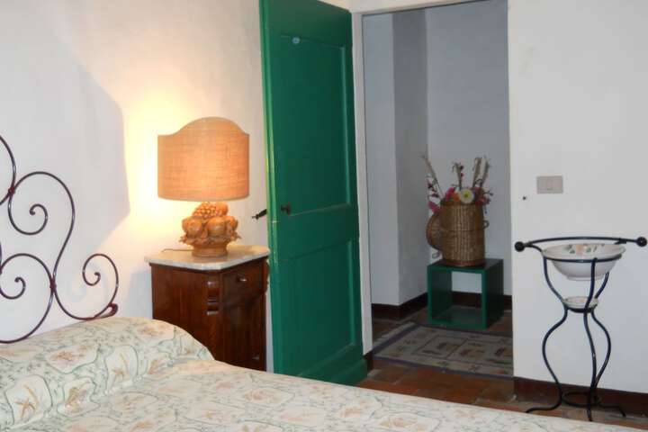 Room 3 of 34