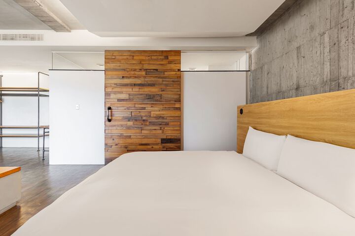 Room 84 of 201