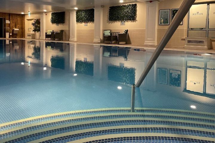 Pool 51 of 102