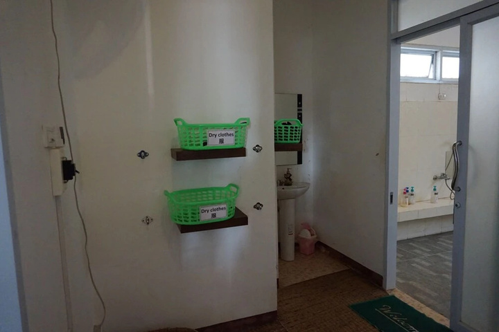 Room 16 of 23