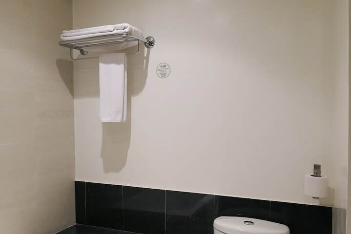 Room 87 of 108