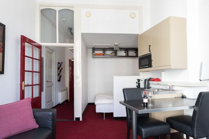 Room 17 of 42