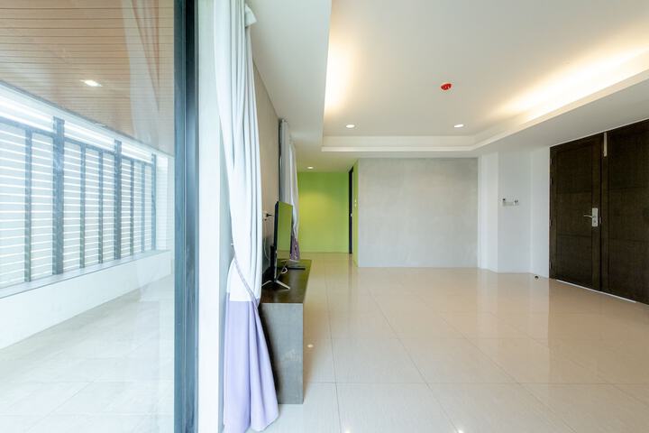 Room 45 of 146