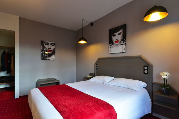 Room 6 of 38