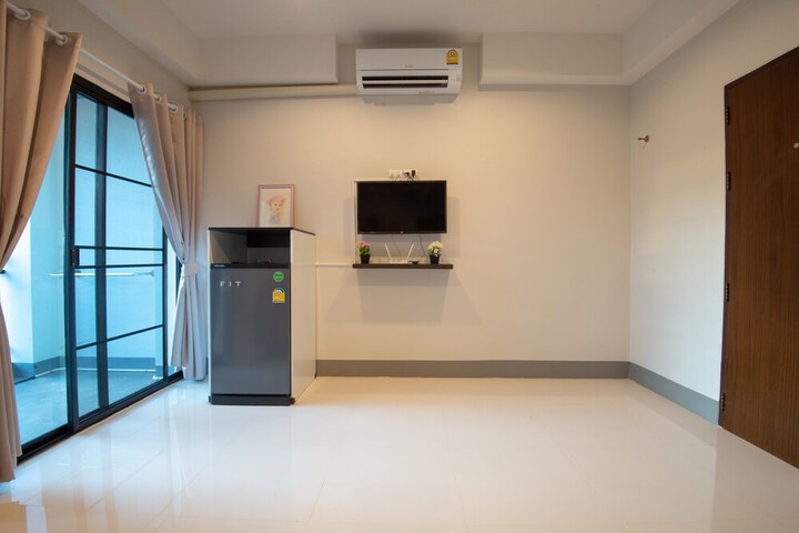 Room 19 of 38