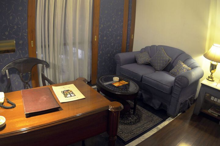 Room 13 of 23