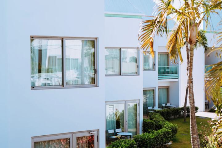 Hotel Exterior 104 of 104