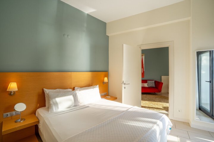 Room 12 of 70