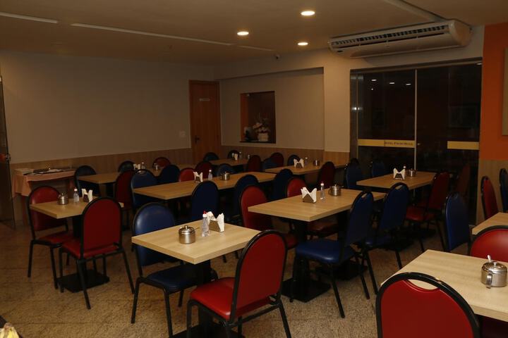 Dining 50 of 58