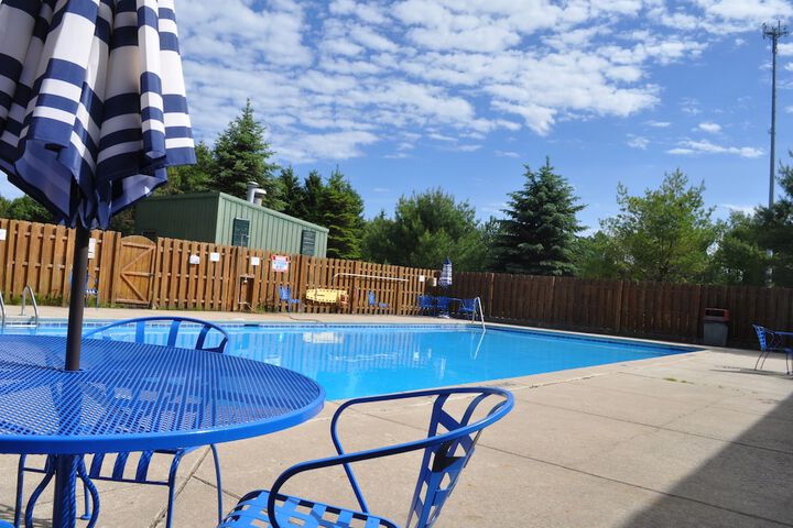 Pool 110 of 131