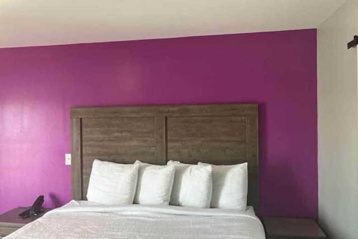 Room 10 of 36