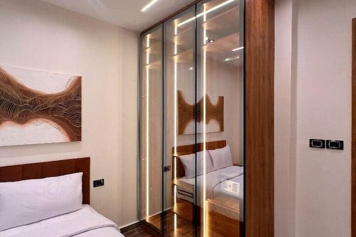 Room 33 of 101
