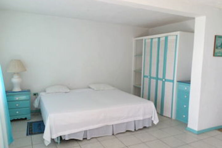 Room 14 of 33
