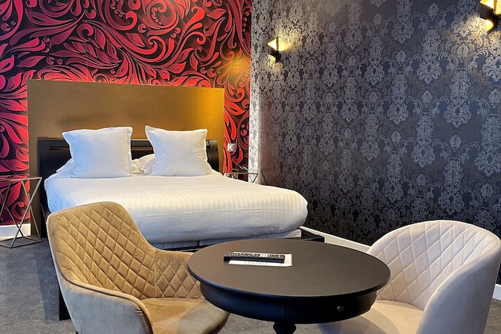 Room 5 of 62