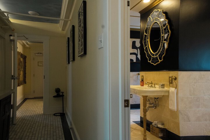 Room 66 of 76