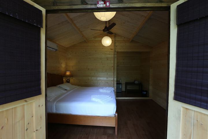 Room 21 of 193