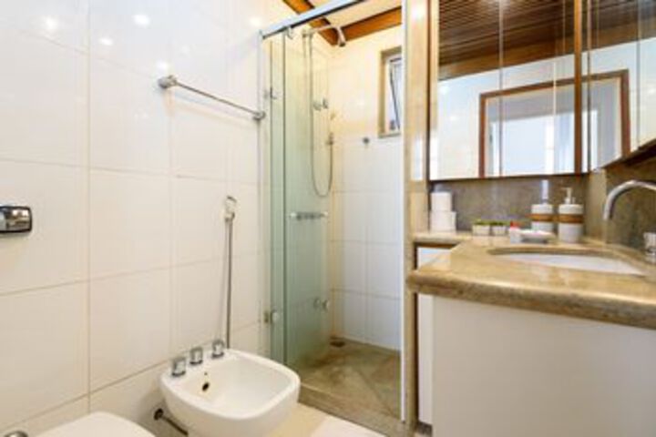 Room 4 of 31