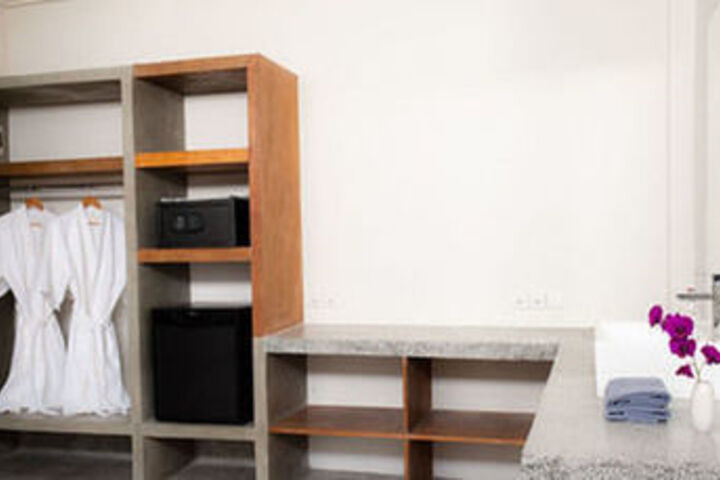 Room 5 of 73