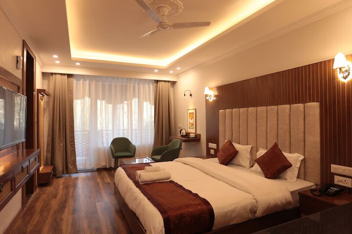 Room 9 of 19